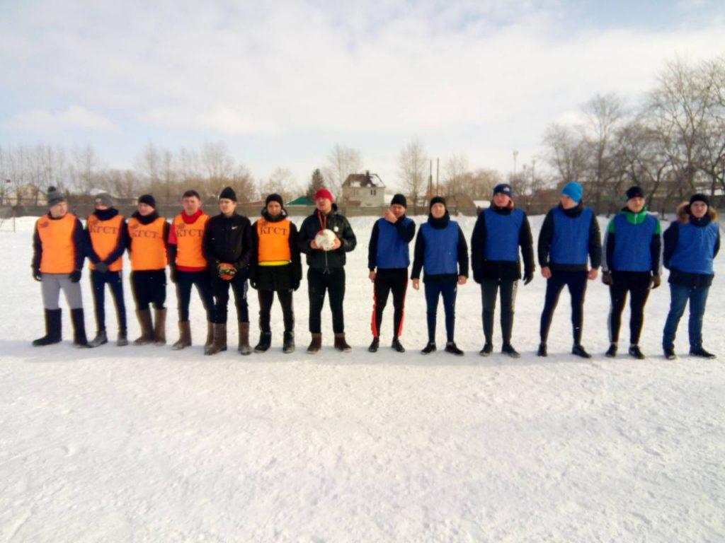 Коркинские полицейские организовали товарищеский матч по футболу со студентами