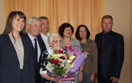 Сегодня с 93-летием поздравили заслуженного ветерана-педагога Анну Тарташову