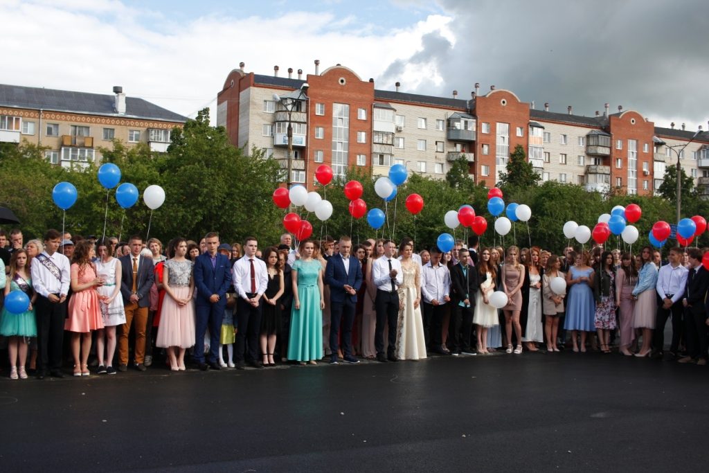 Выпускной бал в Коркинском районе – 153 выпускника и 12 медалистов!