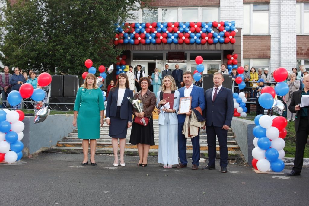 Выпускной бал в Коркинском районе – 153 выпускника и 12 медалистов!