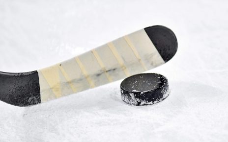 Коркинцы сыграют в хоккей на валенках