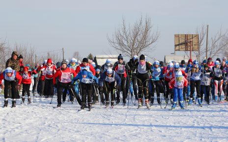 Более 200 человек вышли на «Лыжню России» в Коркинском районе