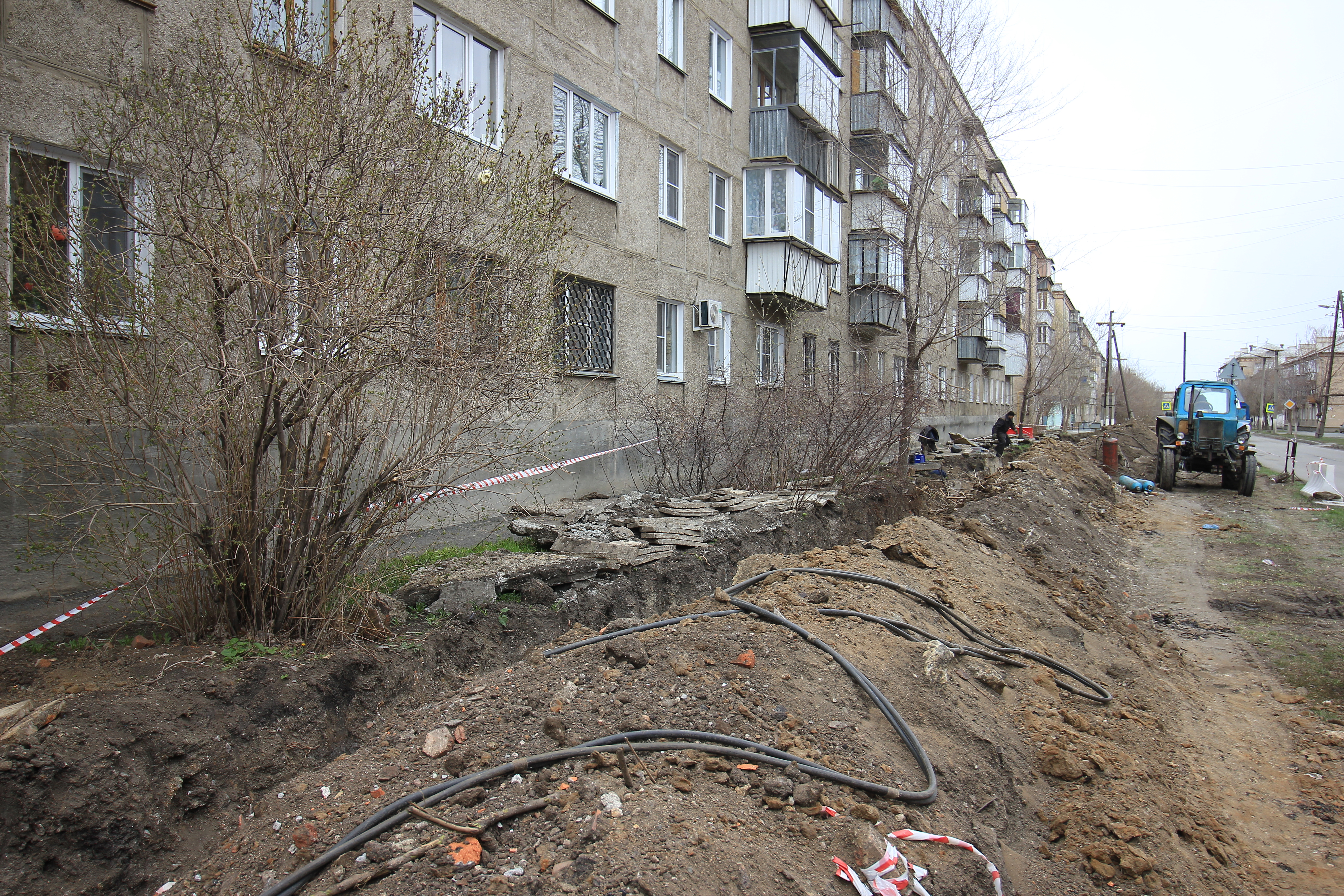 В Коркино на улице Сони Кривой идёт замена теплотрассы - Новости  Коркинского округа