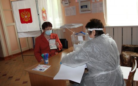 В Коркинском районе начали работу избирательные участки для голосующих