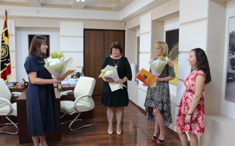 Сегодня – День российской почты: Ирина Корепова и Ирина Шульга награждены почётными грамотами главы района