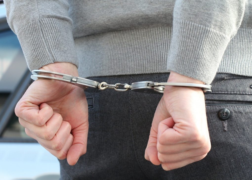 Коркинские полицейские задержали мужчину с наркотиком