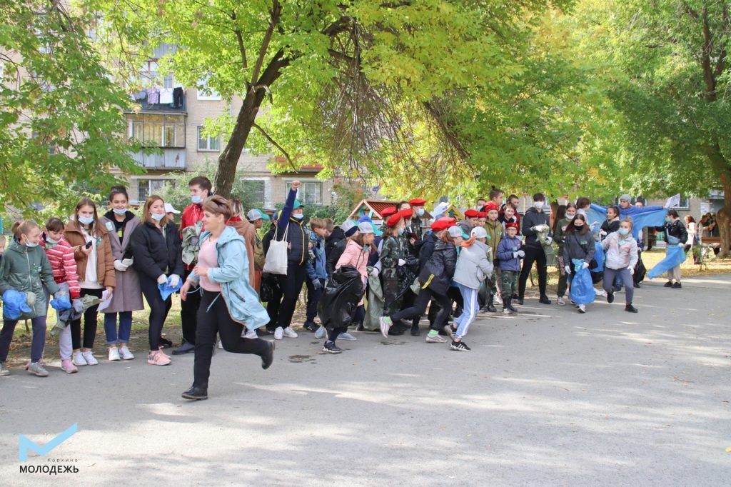 Коркинцы участвовали в "Чистых играх" и нашли куртку... Петра Первого!