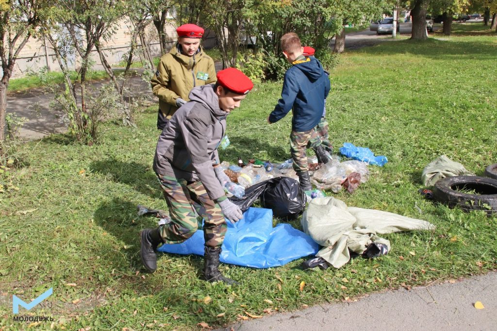 Коркинцы участвовали в "Чистых играх" и нашли куртку... Петра Первого!