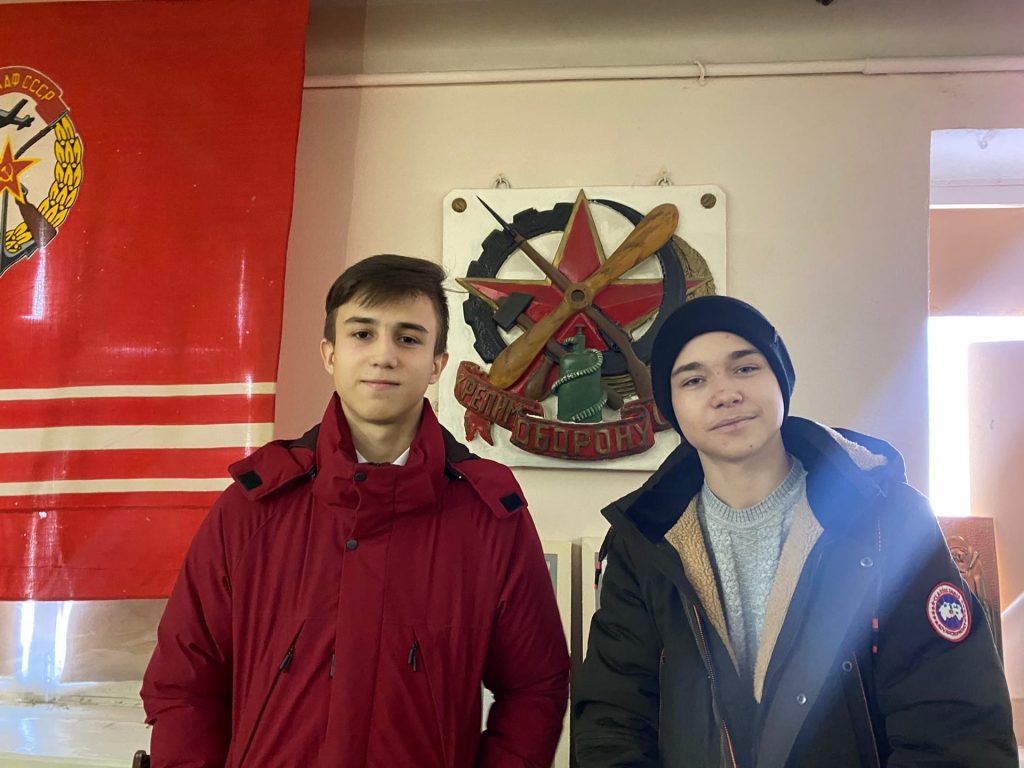Коркинские школьники побывали в музее ДОСААФ