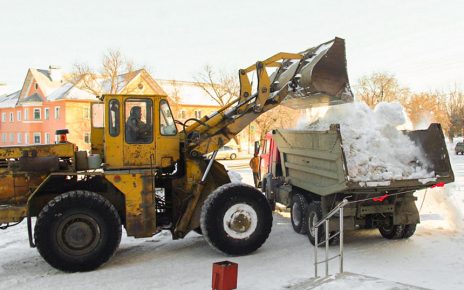 В Коркино вывозят снег с центральных улиц