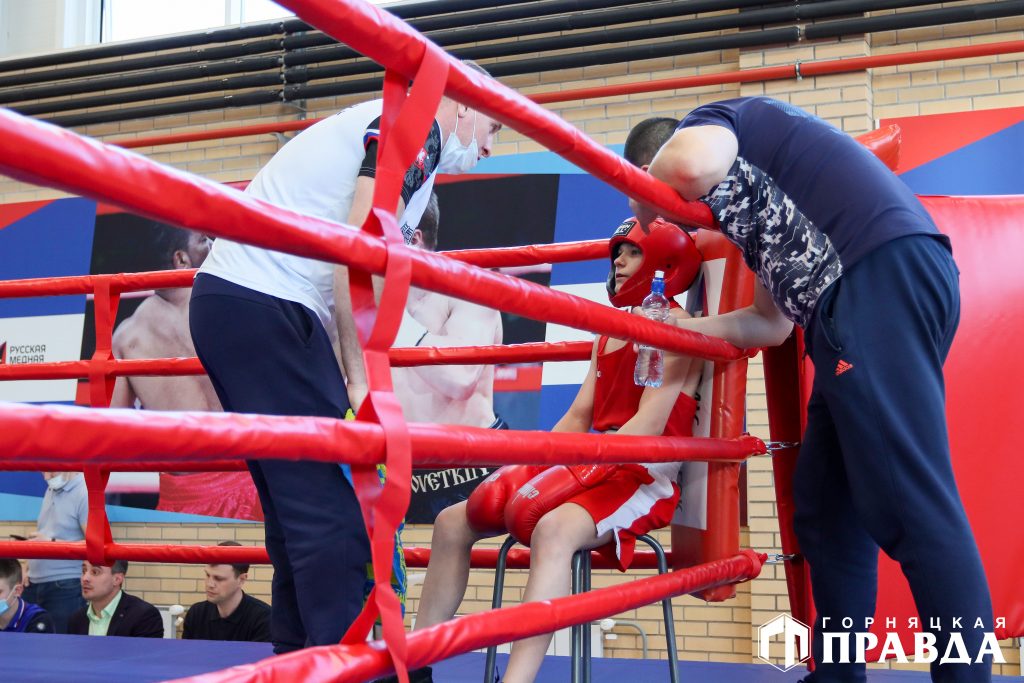 В Коркино в ФОКе РМК началось первенство Челябинской области по боксу среди юношей