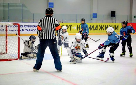 Юные коркинские хоккеисты уступили в матче за бронзу на «Золотой шайбе»