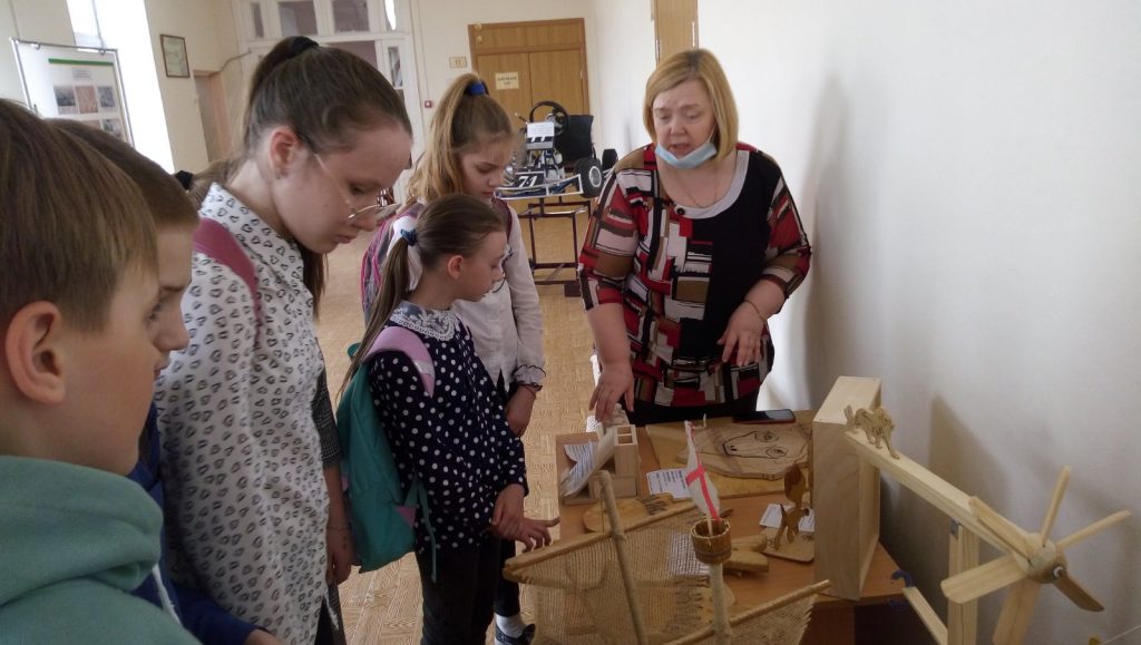 Пятиклассники из коркинской школы побывали на выставке технического творчества