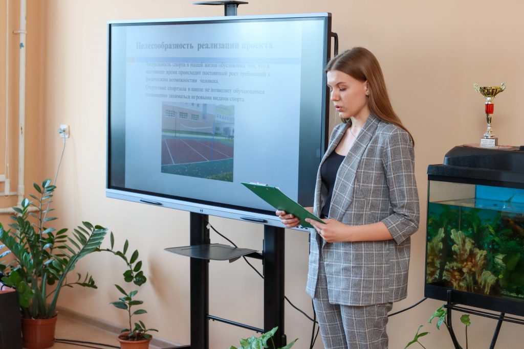 Коркинские школьники защищали проекты конкурса Русской медной компании «Измени свой город к лучшему»
