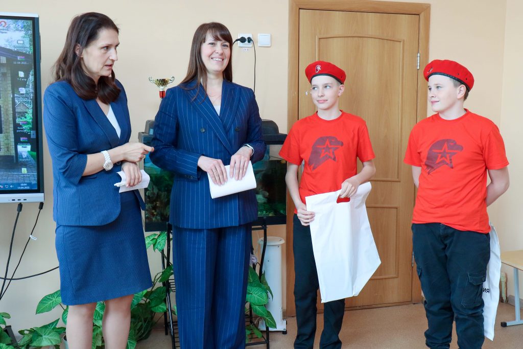 Коркинские школьники защищали проекты конкурса Русской медной компании «Измени свой город к лучшему»