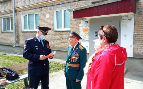 Коркинские полицейские побывали в гостях у ветеранов войны