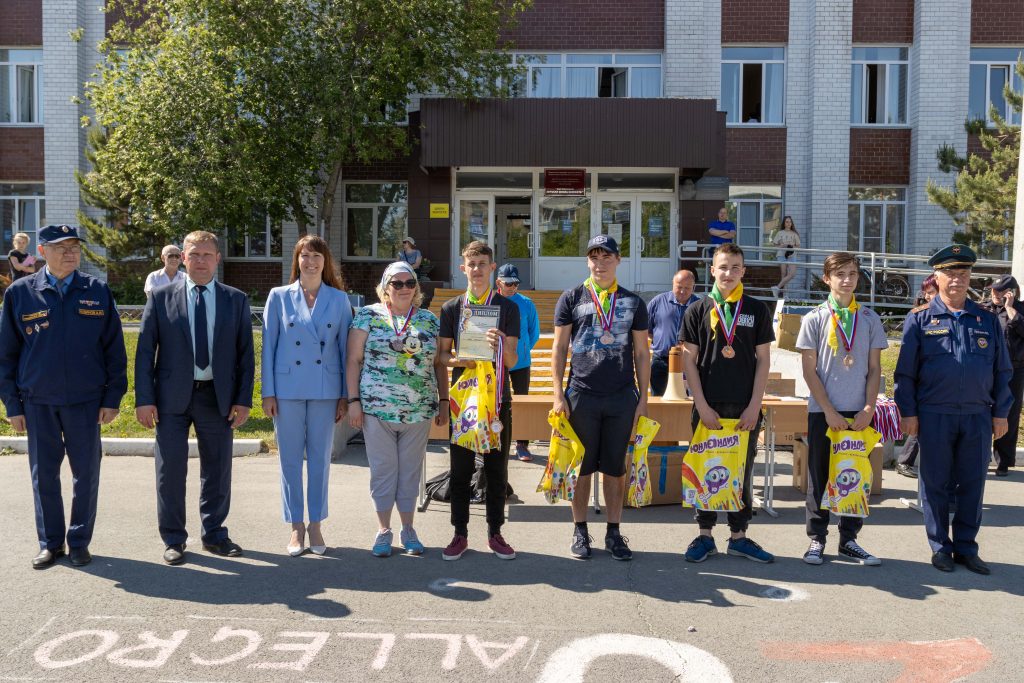 Коркинские школьники на соревнованиях показали себя как пожарные, медики, защитники Отечества