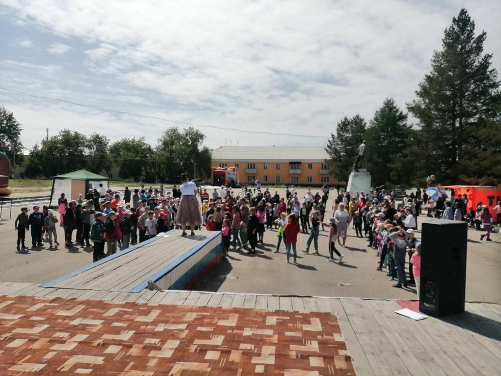 Розинские ребятишки взялись за руки и организовали «Большой круг», поддержав всероссийскую акцию!