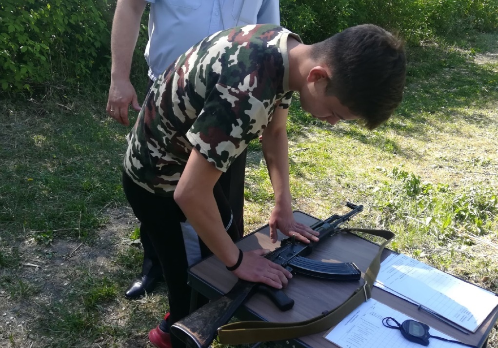 Коркинские десятиклассники на практике узнали о службе в армии