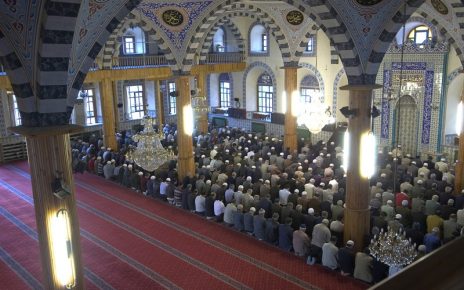 Мусульман призывают отметить Курбан-Байрам дома