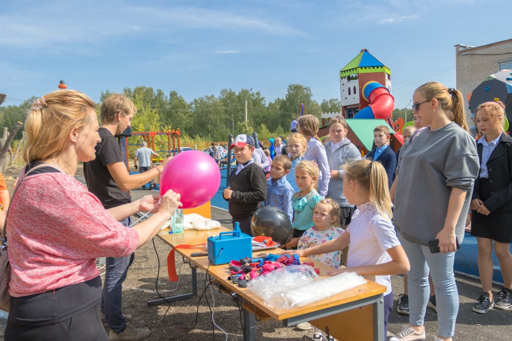 В деревне Шумаки Первомайского поселения появилась чудо-площадка для детей!