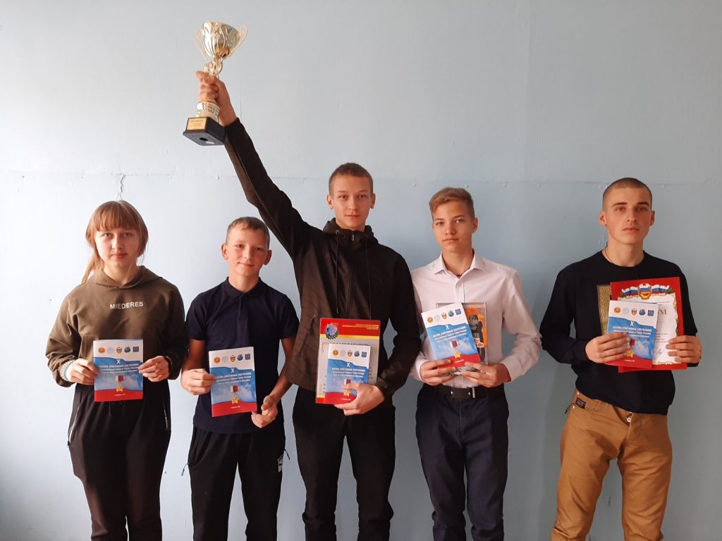 Коркинские ребята из восьмой школы победили в военно-спортивных состязаниях памяти Героя России Сергея Кислова