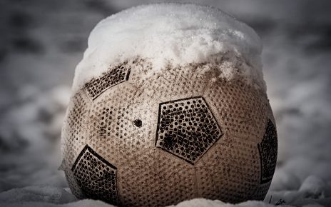 В Коркино сыгран первый тур открытого первенства района «Зимний мяч России-2022»