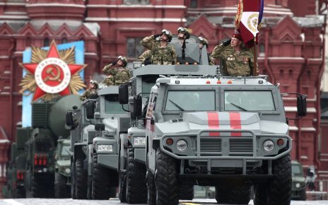 У России опора – Путин, армия и флот