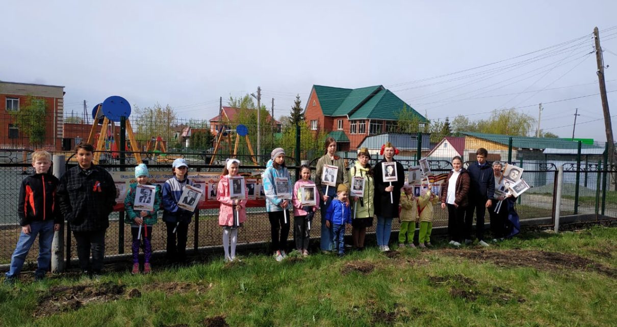 Сотрудники Коркинской детской школы искусств присоединились к акции «Сад памяти»