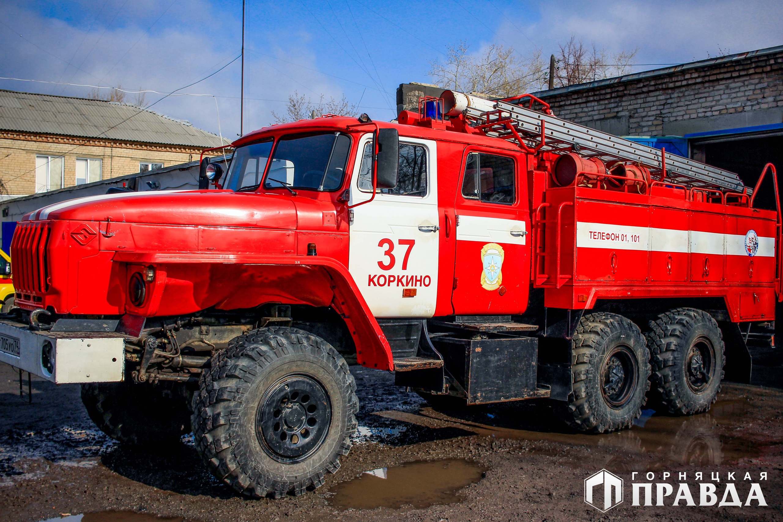 Сегодня ночью во время пожара в Коркино погибла женщина - Новости  Коркинского округа