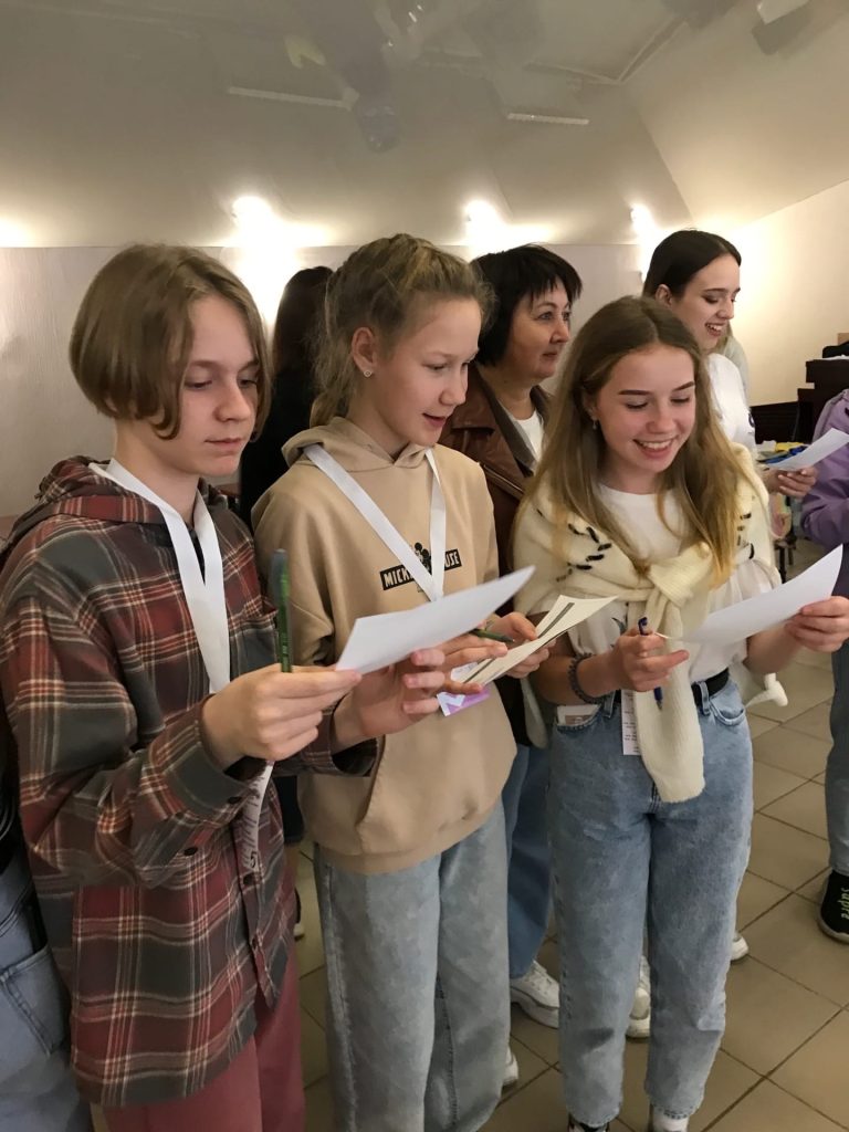 Коркинские школьники получили грант главы района на реализацию проекта «Закулисье»