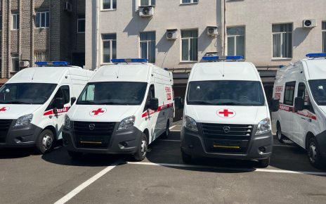 Алексей Текслер передал Донецку медицинские автомобили и гуманитарный груз