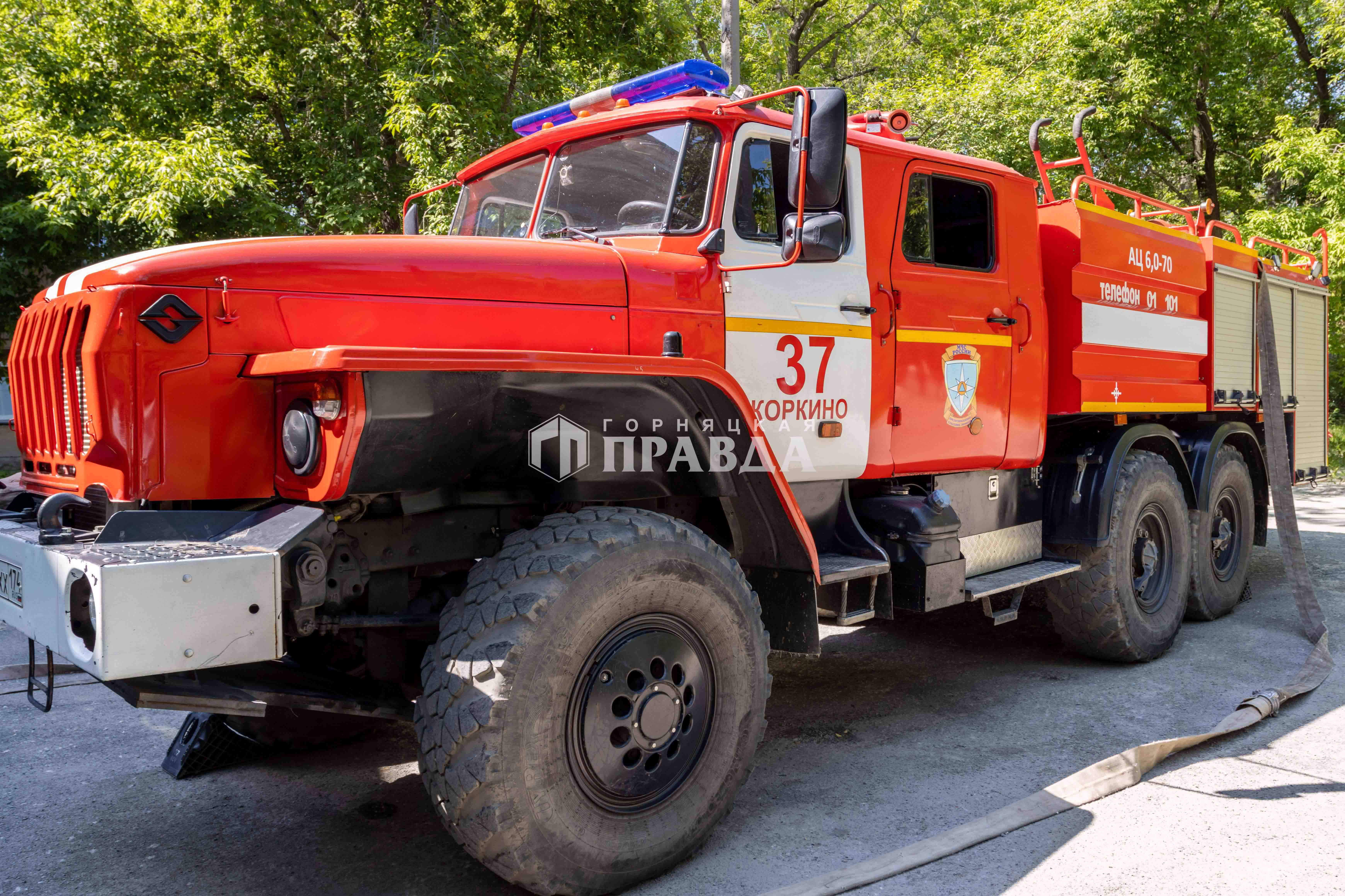 В Коркинском округе огонь повредил два садовых домика - Новости Коркинского  округа