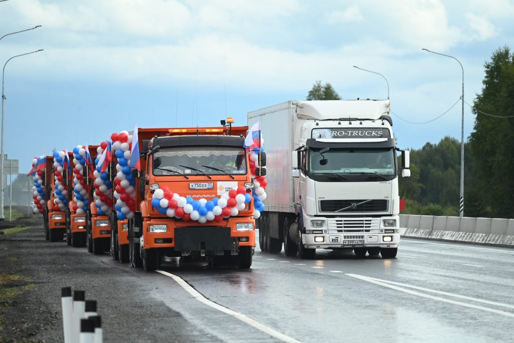 Владимир Путин дал старт движению на участке реконструированной трассы М-5 Челябинск-Екатеринбург