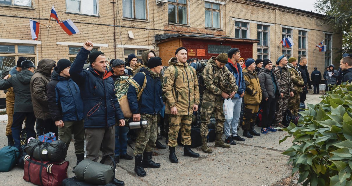 Более 100 мобилизованных отправлены сегодня из Коркино на боевое слаживание