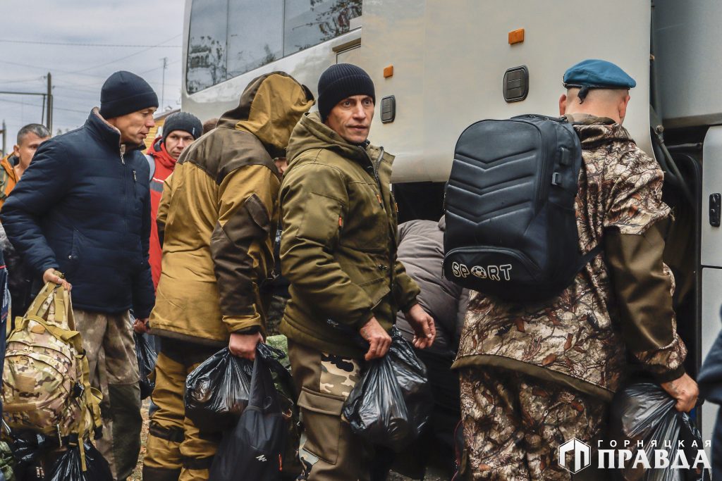 Более 100 мобилизованных отправлены сегодня из Коркино на боевое слаживание