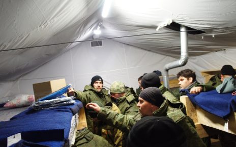 Как коркинские солдаты проходят боевое слаживание в Чебаркуле?