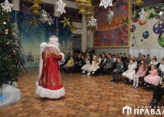 Коркинские руководители исполнили мечты ребятишек на «Ёлке желаний»              