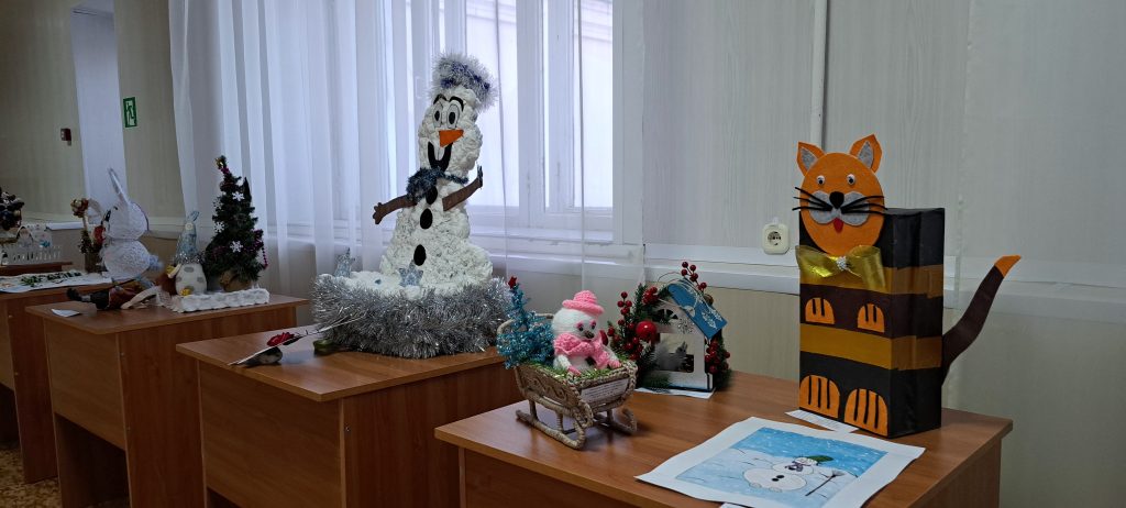 В Коркино прошёл конкурс новогодних поделок "Метелица"