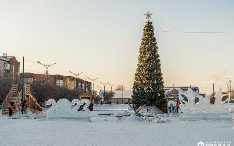 В Коркино с площадей демонтировали новогодние ели