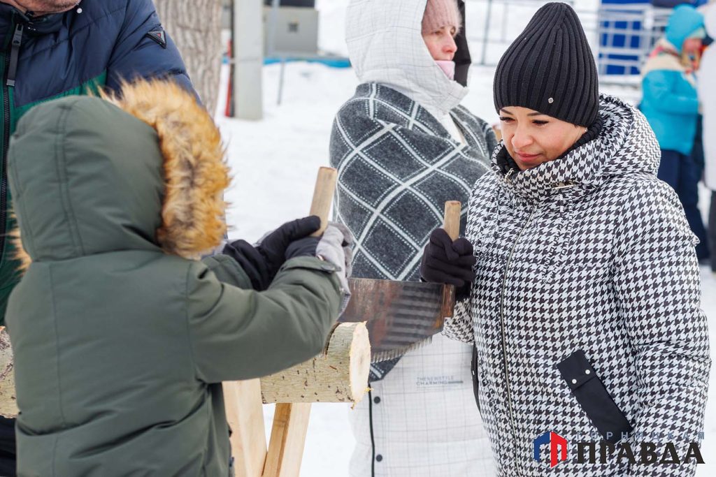 В Коркино отмечают праздник широкой Масленицы в городском парке