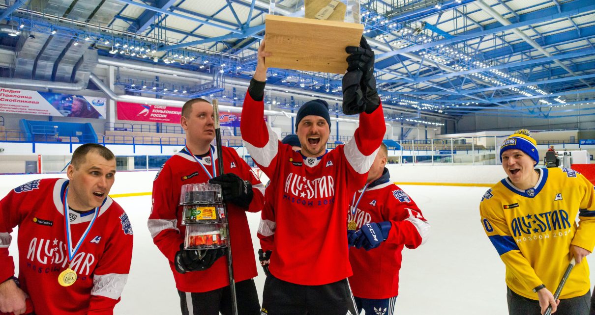 «Красная машина» из Коелги во главе с братьями-предпринимателями Голейбивскими из Коркино выиграли хоккейную коробку!