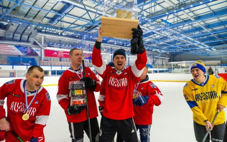 «Красная машина» из Коелги во главе с братьями-предпринимателями Голейбивскими из Коркино выиграли хоккейную коробку!