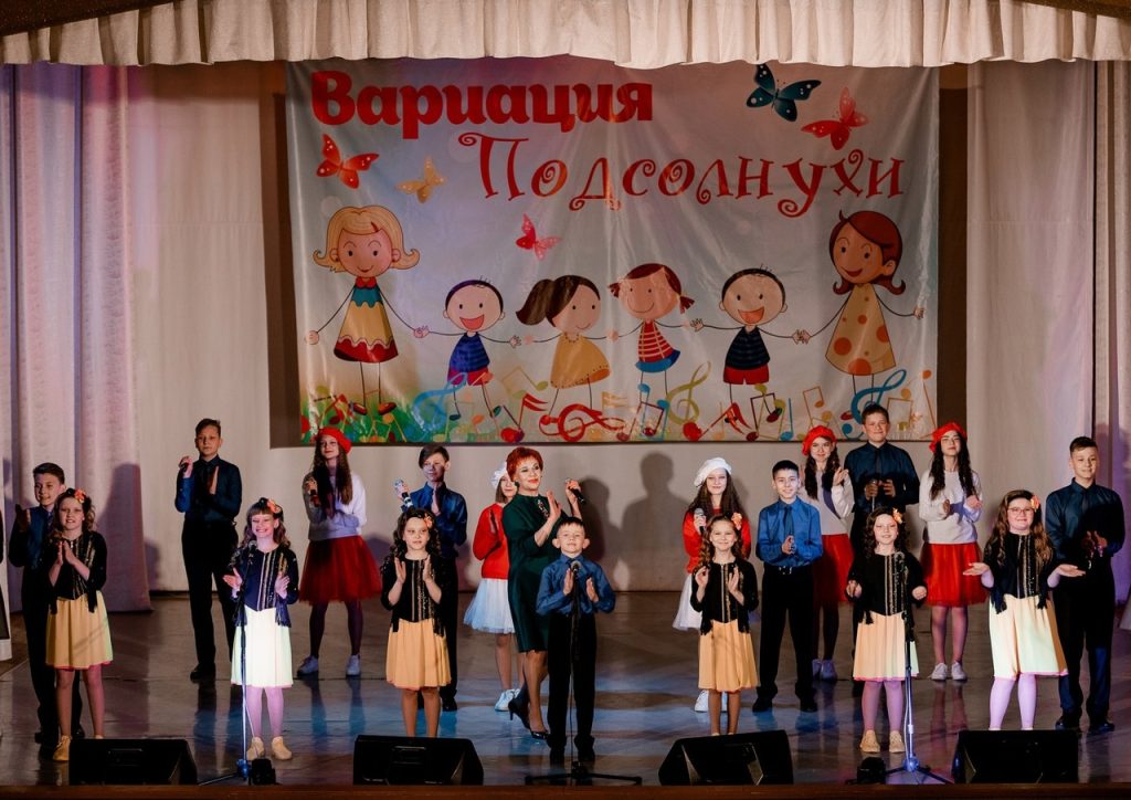 Коркинские коллективы выступили с отчётными концертами