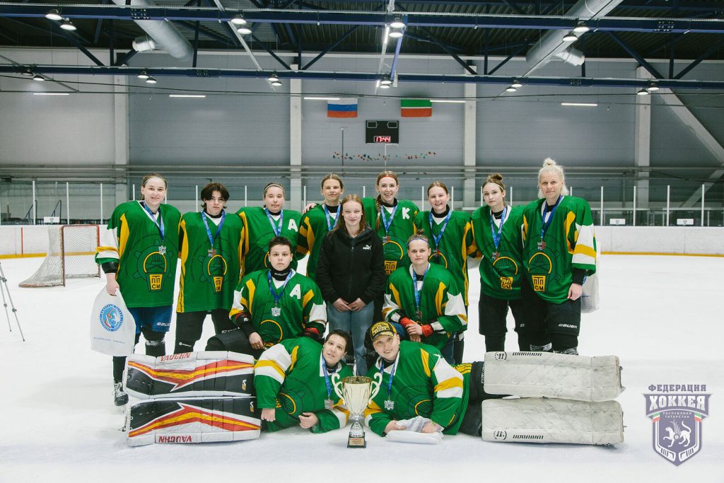 Коркинские красавицы-хоккеистки спасали мир в Казани!
