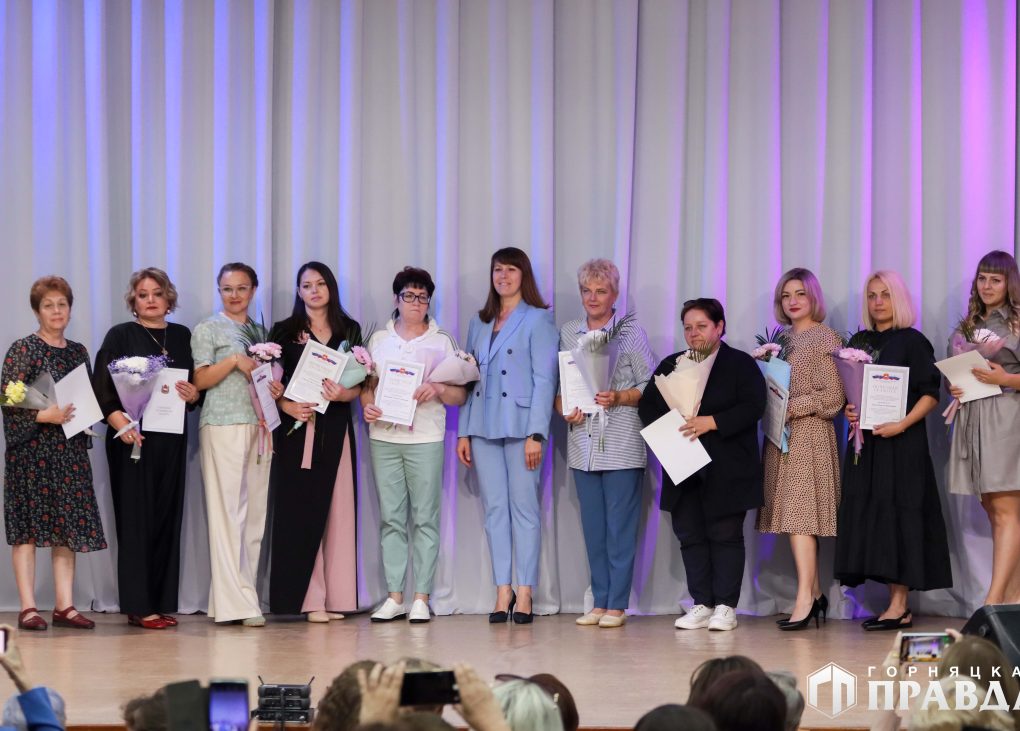 Коркинские сотрудники социальной защиты получили награды в свой профессиональный праздник