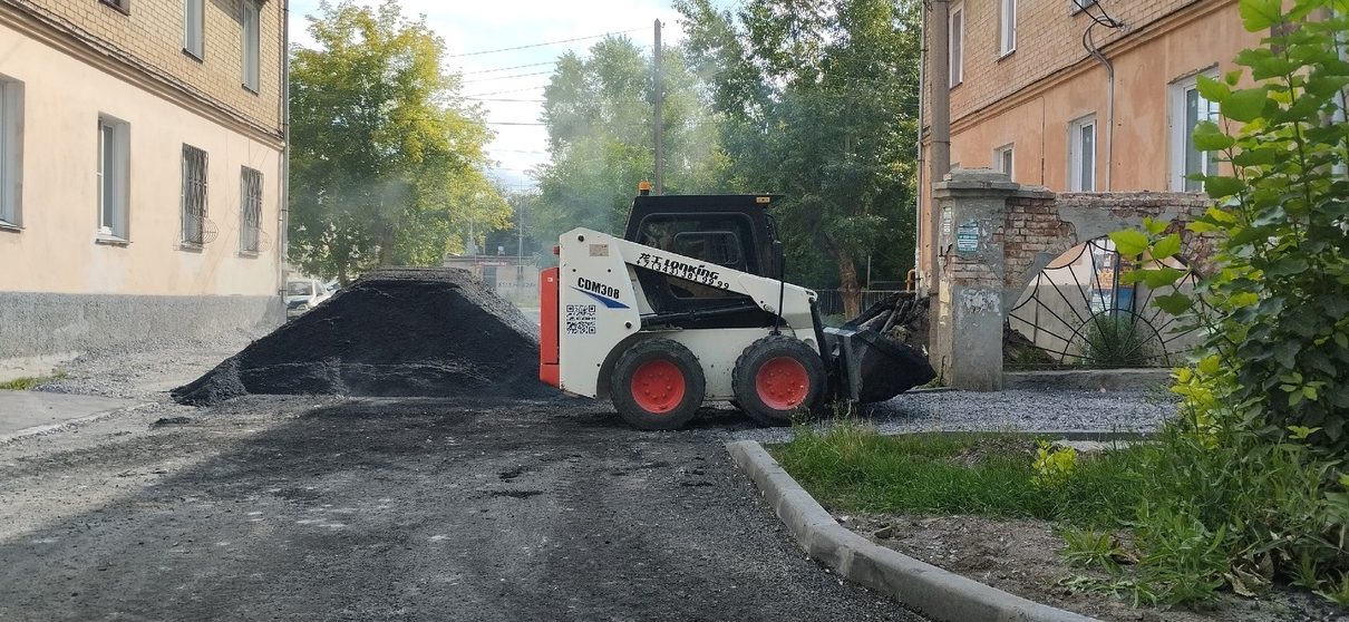 В Коркино завершили асфальтирование тротуаров на улице Мира