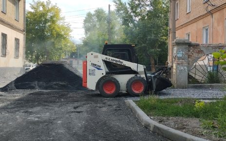 В Коркино завершили асфальтирование тротуаров на улице Мира