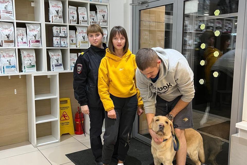 Коркинские полицейские и волонтёры спасли раненую собаку