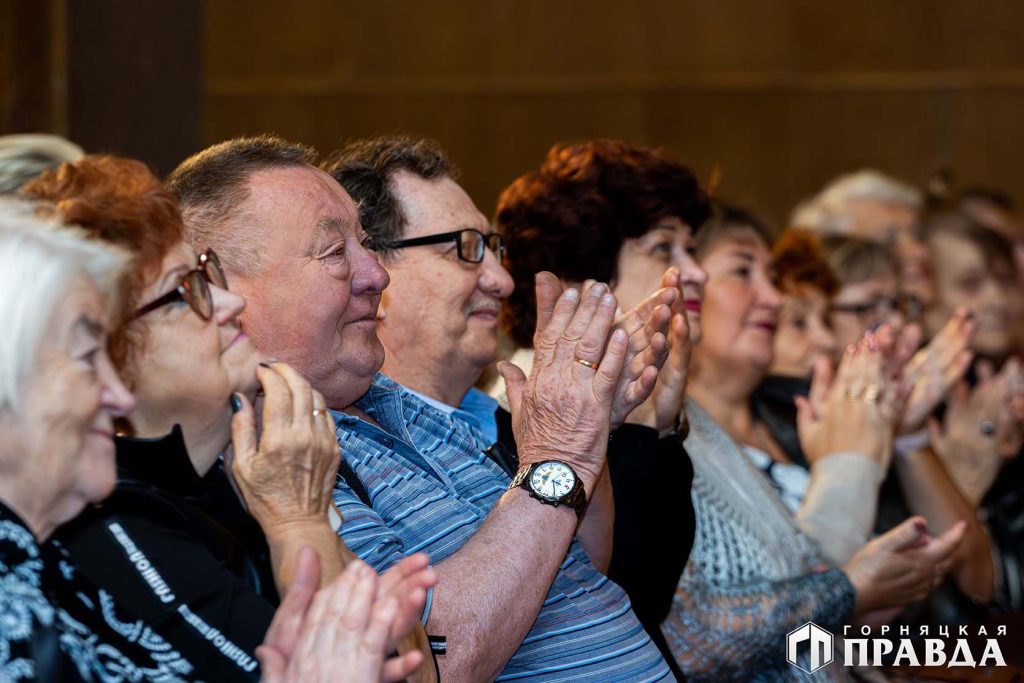 Коркинцы насладились песнями Михаила Танича в исполнении солистов областной филармонии